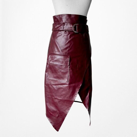 Missguided Burgundy Red Faux Leather Belted Knee Length A-Line Skirt Size 0/XS - Picture 5 of 8